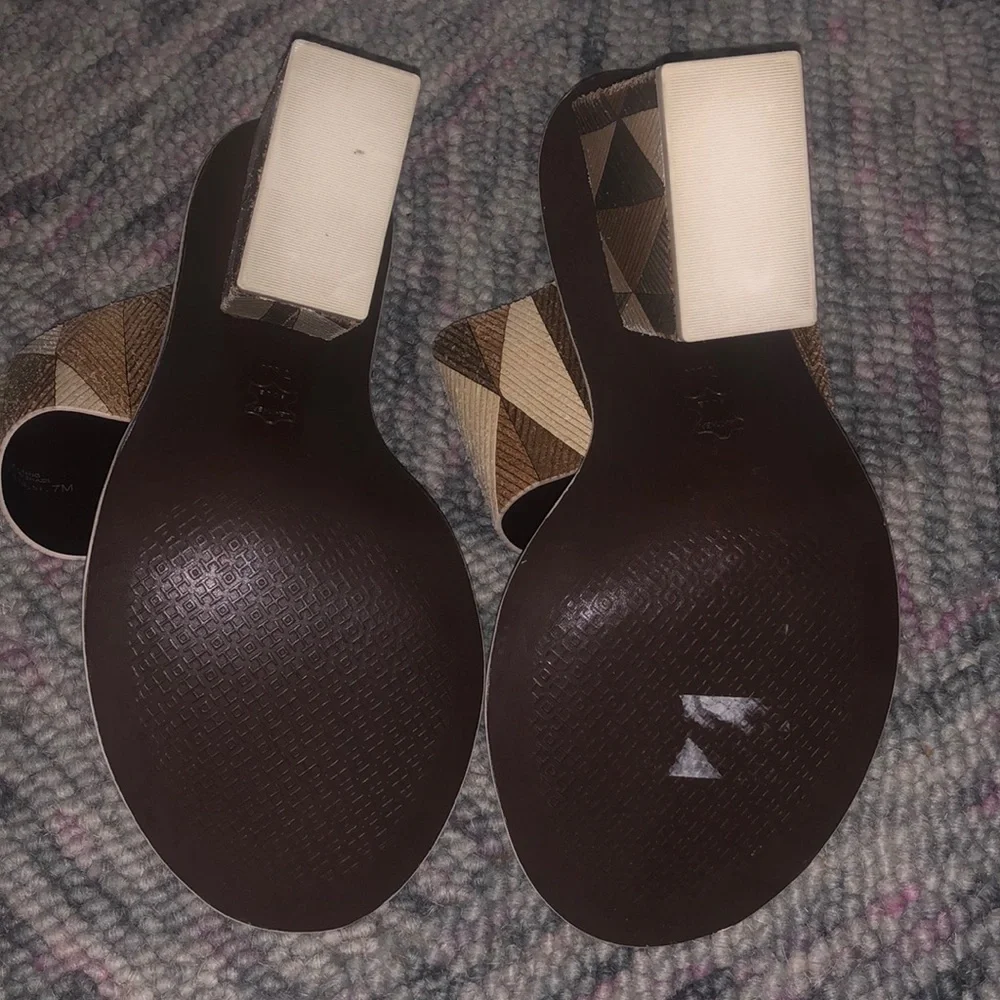 Tory Burch Brown and White Geometric Slide Heels